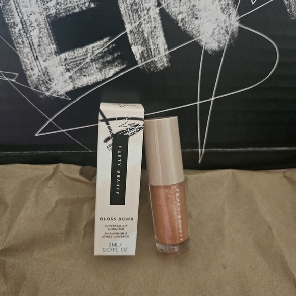 Fenty Beauty Other - Fenty Beauty Gloss Bomb Universal Lip Luminizer Sample 2ml -Champ Stamp Fantasy